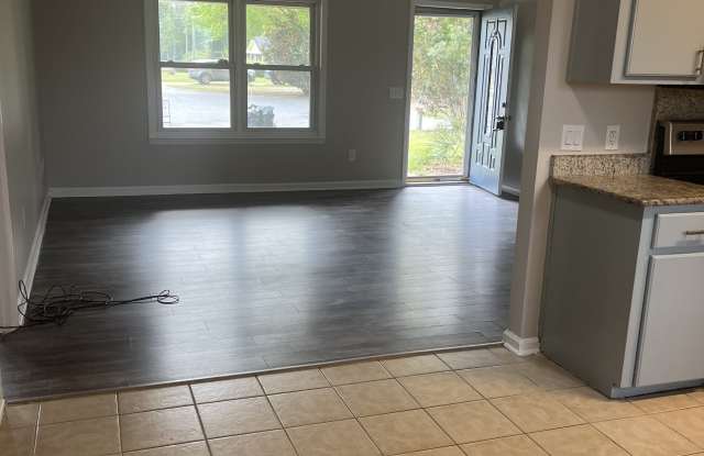 1016 Farr Court photos photos