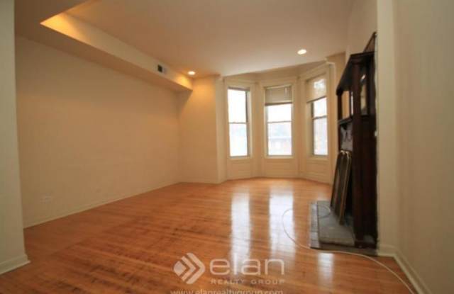 2739 N HAMPDEN - 2739 North Hampden Court, Chicago, IL 60614