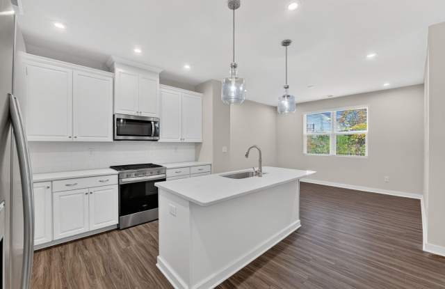 Charming 3BR Townhome in Charlotte - 3154 Finchborough Court, Charlotte, NC 28269