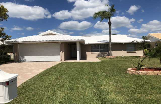 4037 Topsail Trl photos photos