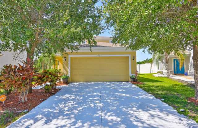 7902 CARRIAGE POINTE DRIVE - 7902 Carriage Pointe Drive, Gibsonton, FL 33534