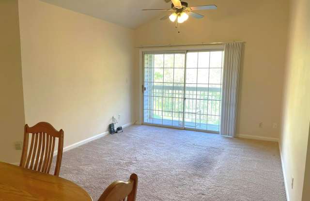 303-L TALL PINES Court Gallery 3