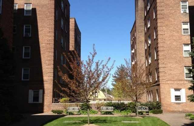 60 Locust Avenue photos photos