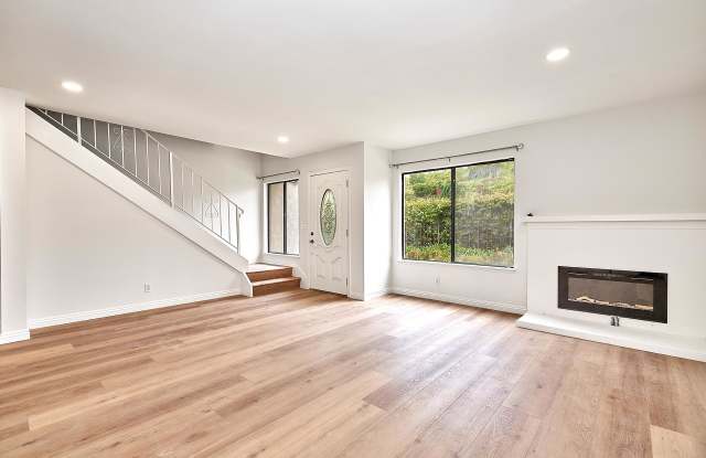28026 Ridgecove Ct N photos photos