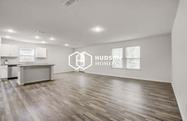 304 Outboard Drive Gallery 4
