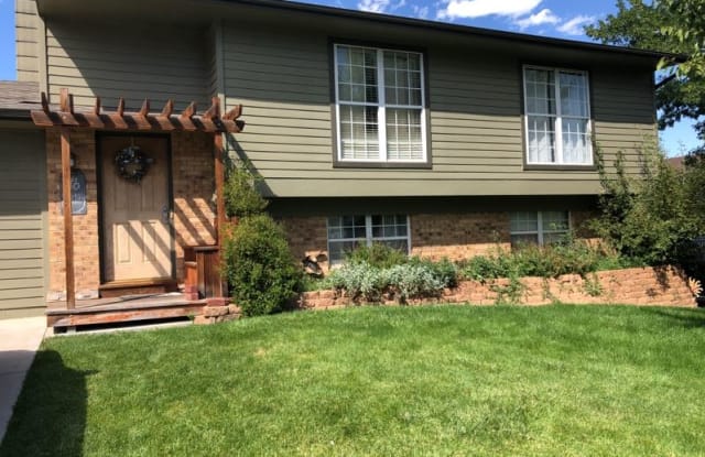 203 Beacon Hill Dr - 203 West Beacon Hill Drive, Lafayette, CO 80026