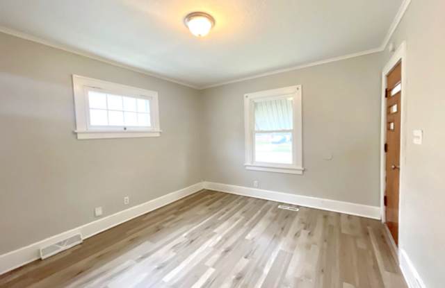 1658 Schomberg Gallery 4