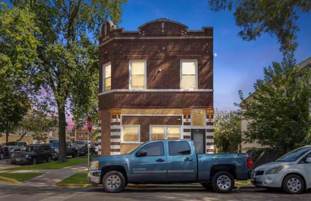 1301 S 51st Avenue Gallery 1
