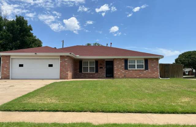 Located close to Bonham Middle School 3/2/2 photos photos