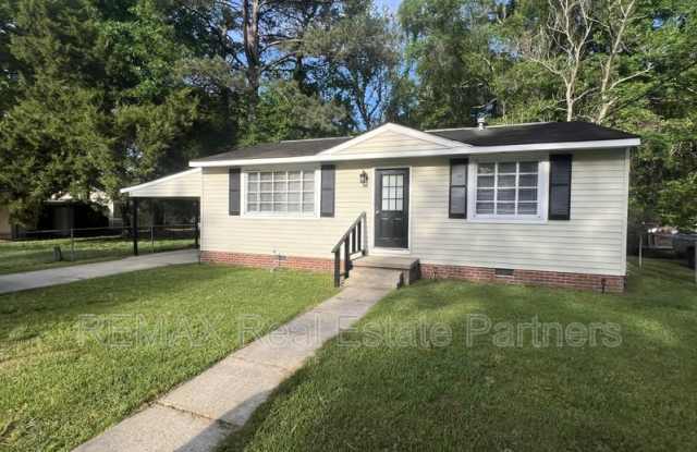 201 Rosewood Dr Gallery 1