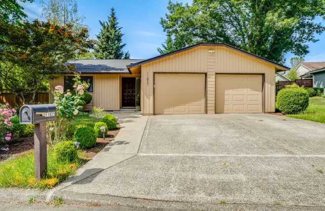 Beautiful 3 Bed, 2 Bath Rental Home in Sunnyside Neighborhood! photos photos