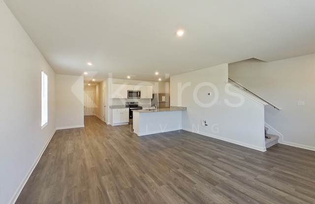 450 Hawthorn Trail Gallery 3