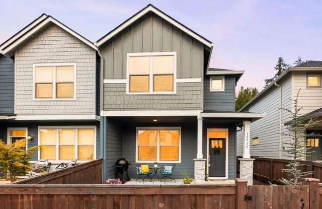 3 Bed,2.5 Bath Townhome at the Landing At Salmon Creek photos photos