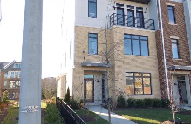 1428 RIBBON LIMESTONE Terrace SE Gallery 2