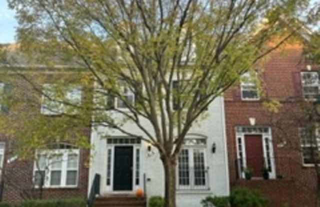 Beautiful 3 BR, 2 FB+2HB townhouse in King Farm area. 2 car garage photos photos