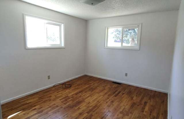 3 Bedroom 1 Bath- House Gallery 4