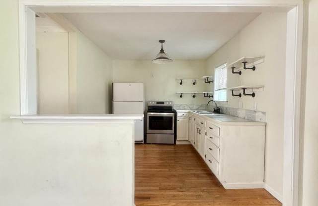 Now Available! Charming 2-Bedroom Duplex in Santa Rita! photos photos