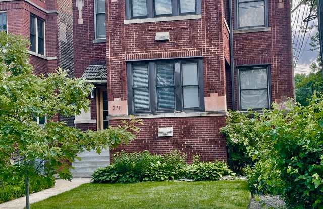 2711 West Sunnyside Avenue photos photos