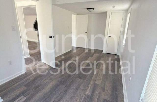1137 Country Club Drive Gallery 3