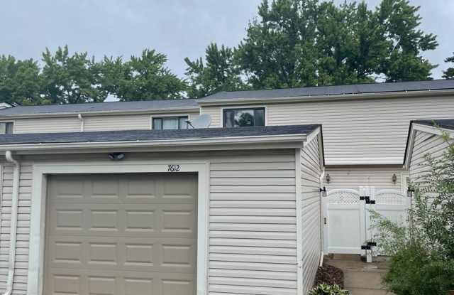 Spacious 3 BR / 2 BA Townhouse w/ Walkout Patio  1-Car Garage in Brooklyn Park! photos photos