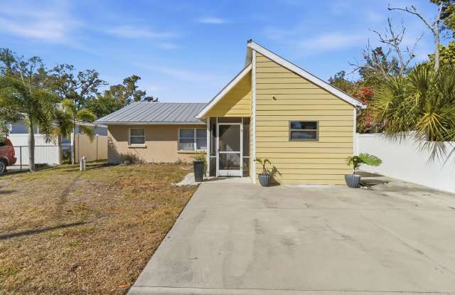 Charming Sarasota Retreat –4-Bedroom/3-Bathroom Modern Pool Home Near Everything! photos photos