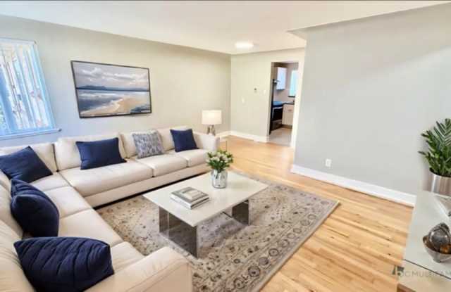 7015 W 16th Pl photos photos