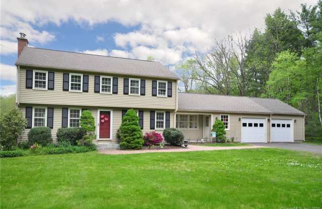 10 Victoria Lane - 10 Victoria Lane, West Simsbury, CT 06092