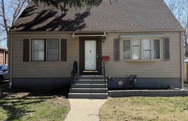 18343 Oakwood Avenue photos photos