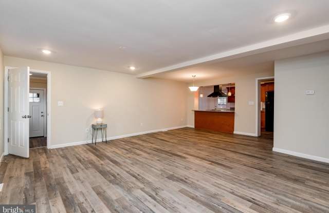 1229 CROSS ROAD Gallery 4