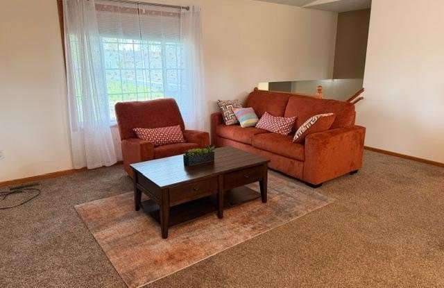 3838 Strathmore Lane SE Gallery 4