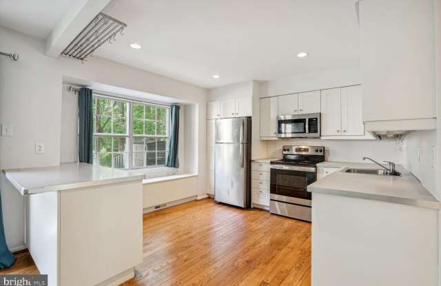 9909 HEMLOCK WOODS Lane photos photos