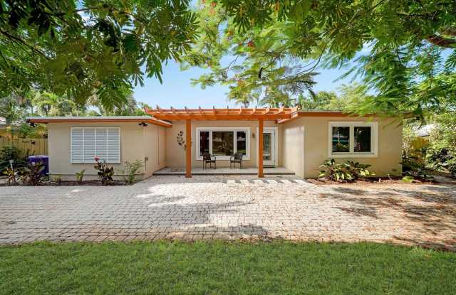 401 NW 21ST Court Gallery 3