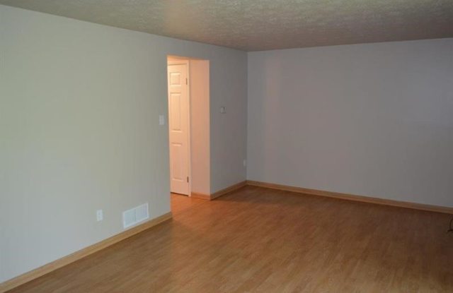 104 Cedar Hill Dr Gallery 2