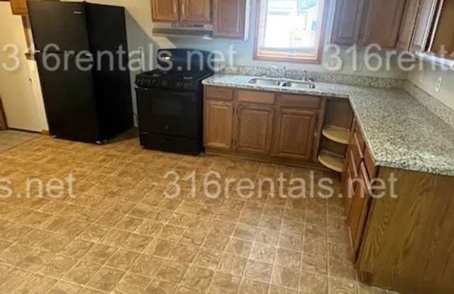 $999 - **COMING SOON** 3 bedroom / 1.5 bathroom - Single Family Home Gallery 3