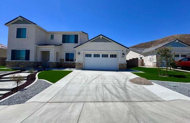 Spacious 5BD/3BA Home with Loft, Solar  Backyard Oasis in Cimarron Ridge photos photos