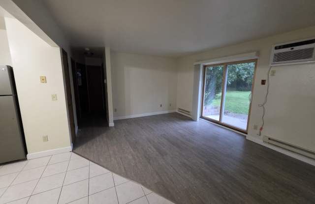 654 Foxtree Circle #5 Gallery 2