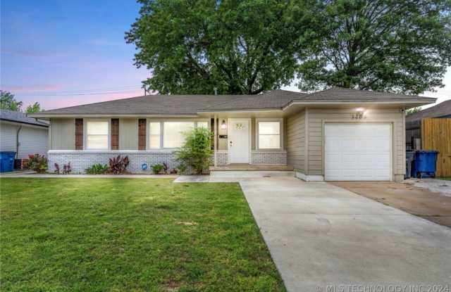 Welcome home! Lovely updated rental home in Midtown. photos photos Welcome home! Lovely updated rental home in Midtown. photos photos