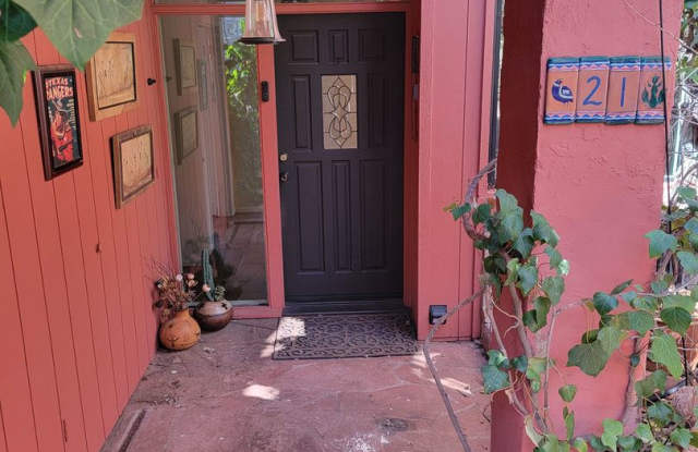 Unfurnished, 1-year long-term rental Gallery 3