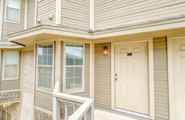 2 Bedroom, 2.5 Bathroom Boardwalk Condo Near Baylor! photos photos