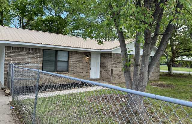 320 E Thurman St photos photos