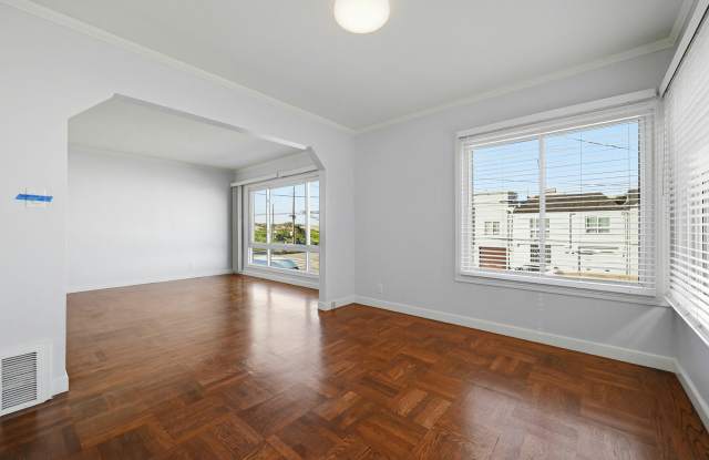 4439 Kirkham Street photos photos