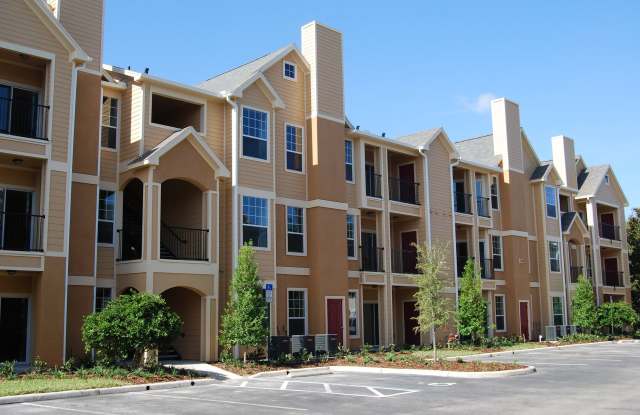 Spacious 2 Bedroom 2 Bath Ocoee Condo - 1985 Erving Circle, Ocoee, FL 34761