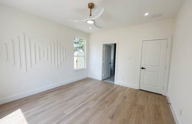 338 Texana Street Gallery 3