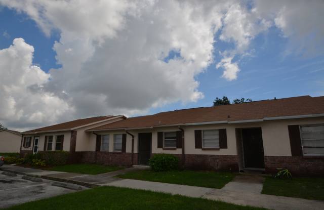 2 BR/2BA CONDO IN CLEARLAKE VILLAGE IN COCOA photos photos