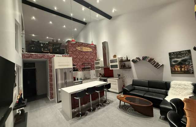 18003 Tiara Street photos photos