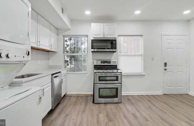 1028 KENYON Street NW Gallery 4