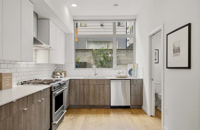 3043 21st Avenue West Gallery 3