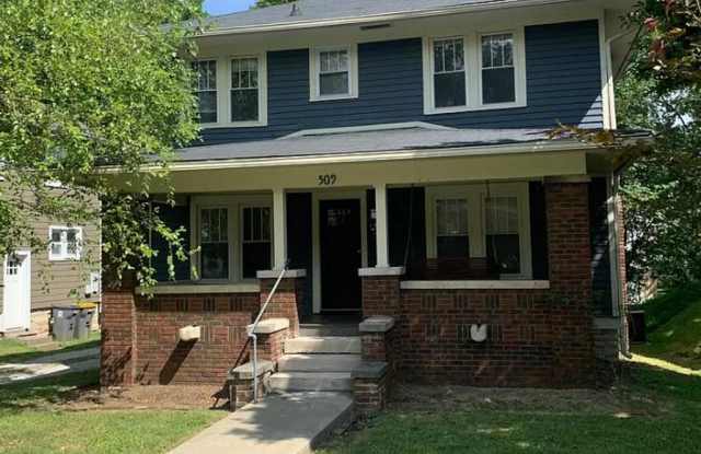509 E 1st - 4bed/2bath - Huge Back Deck! photos photos