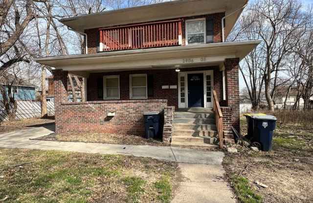 Upstairs 2-Bed, 1.5-Bath Duplex photos photos