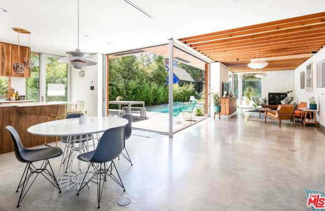 525 WESTMINSTER Avenue Gallery 4